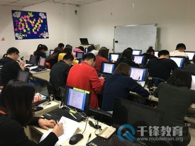參加千鋒大連Web前端培訓 攻克難關積淀硬實力